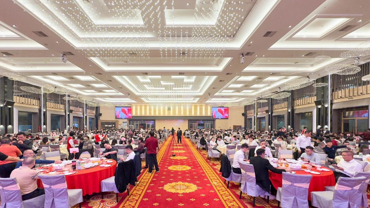 拓路前行·領(lǐng)跑未來 | 集團2023年度總結(jié)會暨2024迎新晚會圓滿結(jié)束！(圖14)