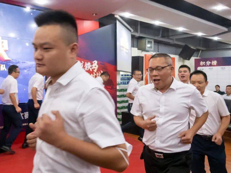 燃！“金戈鐵馬 英雄對(duì)戰(zhàn)”強(qiáng)輝營(yíng)銷PK賽正式開(kāi)啟(圖15)